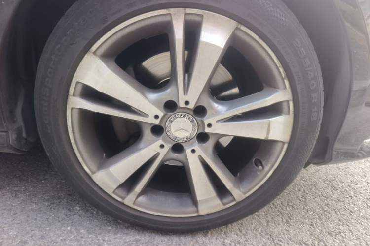 Used Mercedes-Benz E-Class 2015 E 320 L 4MATIC Right Front Wheel Hub