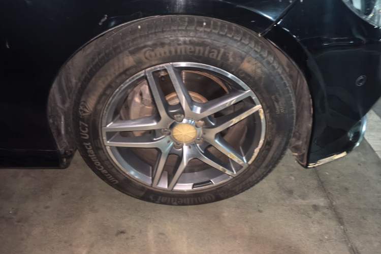 Used Mercedes-Benz E-Class 2015 Revised E 260 L Sport Luxury Edition Right Front Wheel Hub