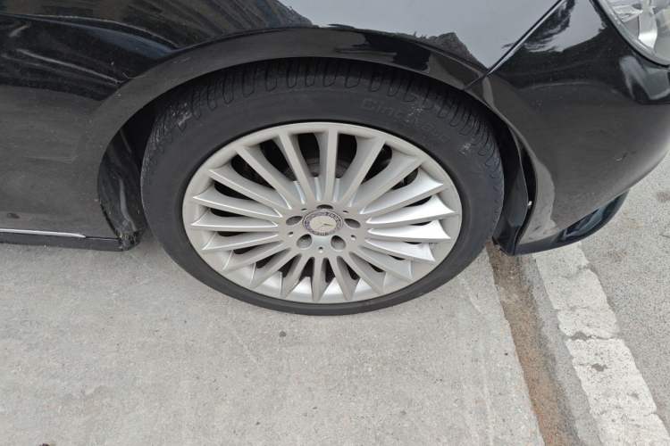 Used Mercedes-Benz E-Class 2015 E 200 L Right Front Wheel Hub
