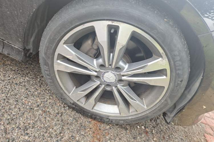 Used Mercedes-Benz E-Class 2015 Restyled E 260 L Sport Edition Right Front Wheel Hub
