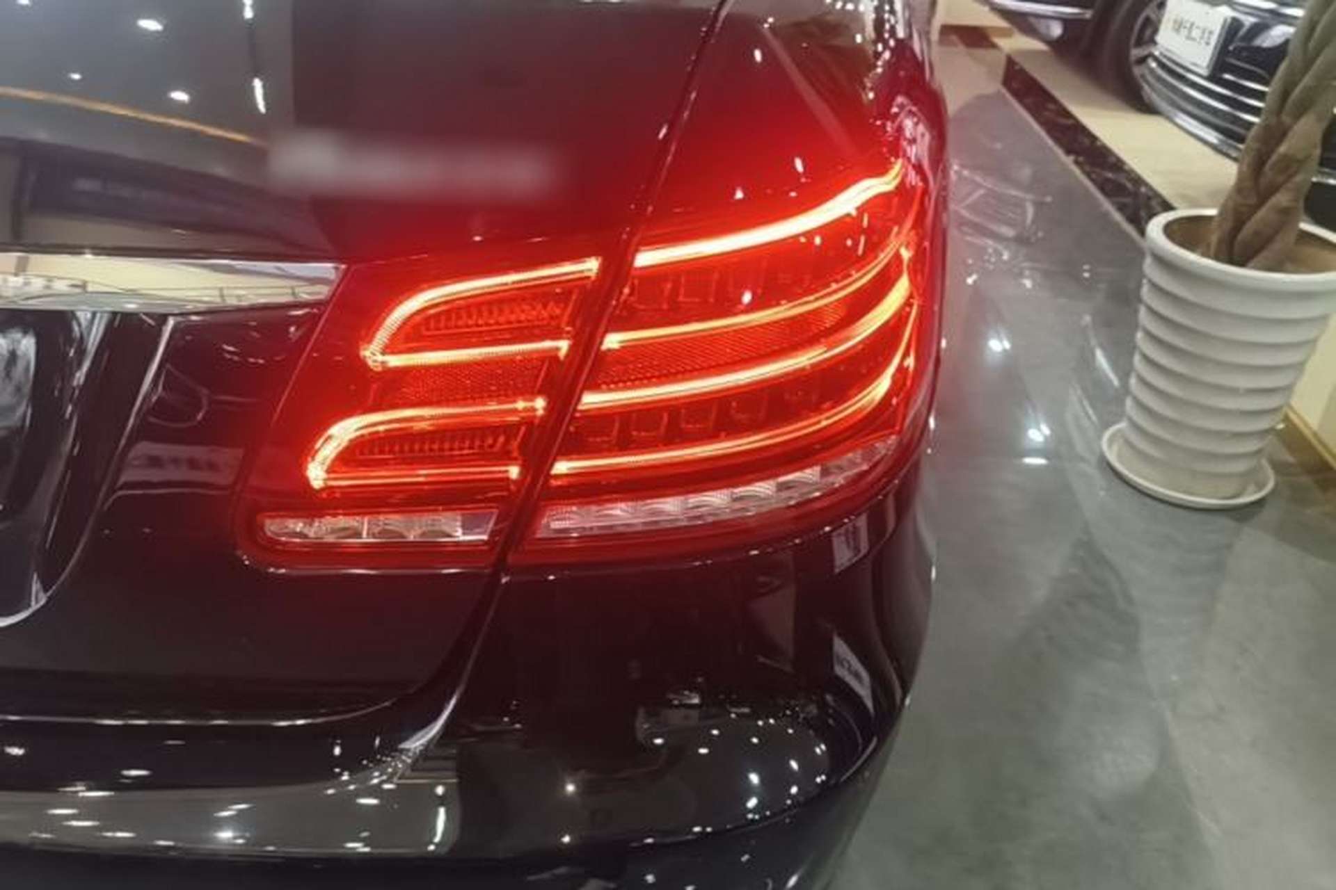 Used Mercedes-Benz E-Class 2015 E 320 L Sport Edition Right Rear Taillight