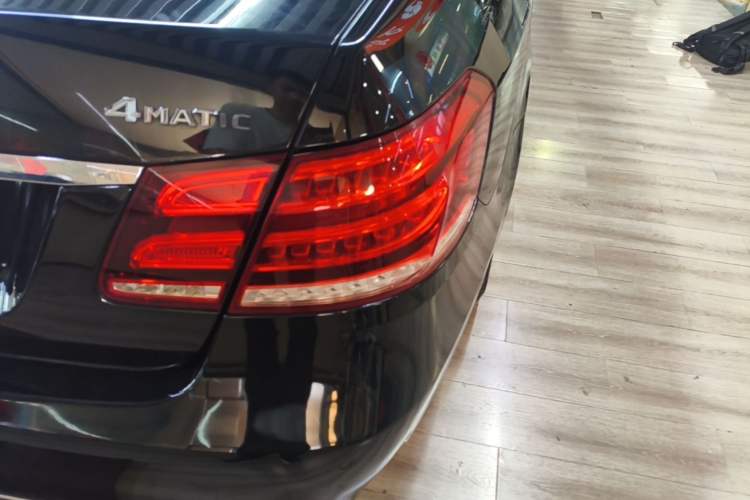 Used Mercedes-Benz E-Class 2015 E 320 L Right Rear Taillight