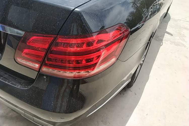 Used Mercedes-Benz E-Class 2015 Revised E 180 L Sport Edition Right Rear Taillight