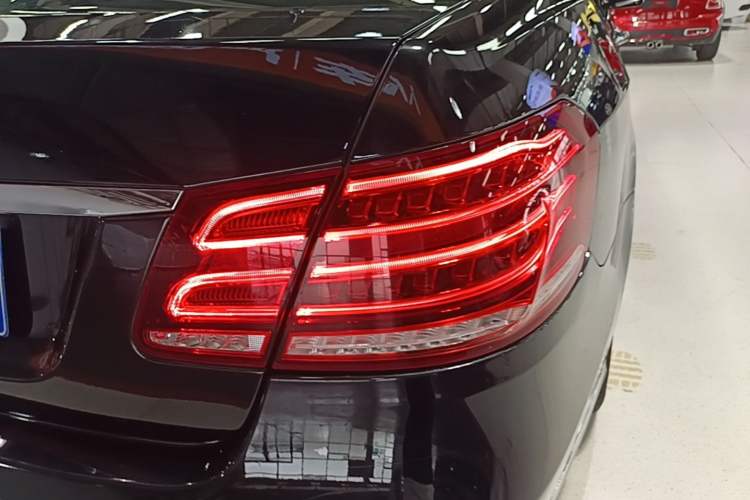 Used Mercedes-Benz E-Class 2015 Facelift E 200 L Right Rear Taillight