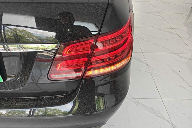 Used Mercedes-Benz E-Class 2015 E 200 L Sport Edition Right Rear Taillight