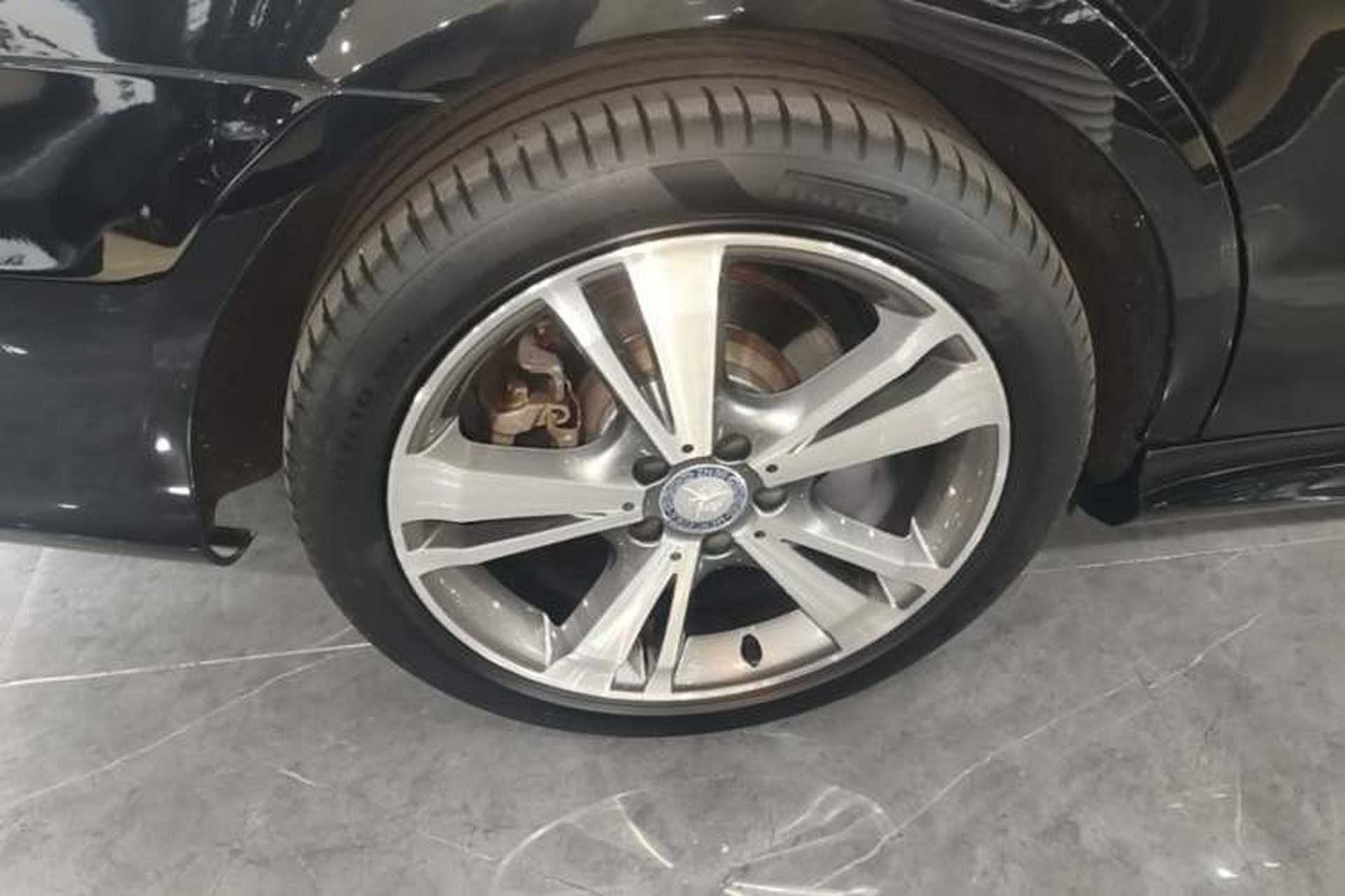 Used Mercedes-Benz E-Class 2015 E 320 L Sport Edition Right Rear Wheel Hub