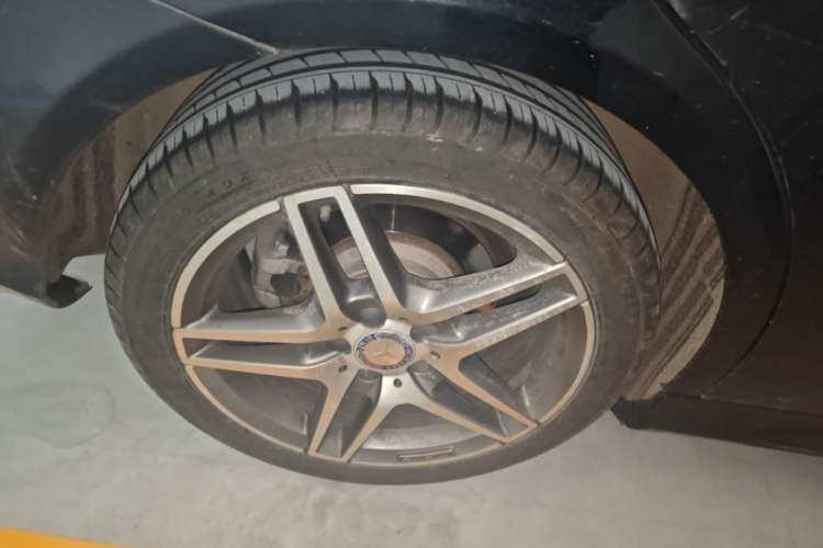 Used Mercedes-Benz E-Class 2015 E 260 L Sport Luxury Model Right Rear Wheel Hub