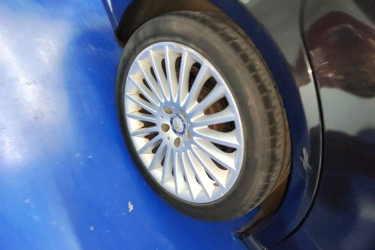 Used Mercedes-Benz E-Class 2015 Facelift E 200 L Right Rear Wheel Hub
