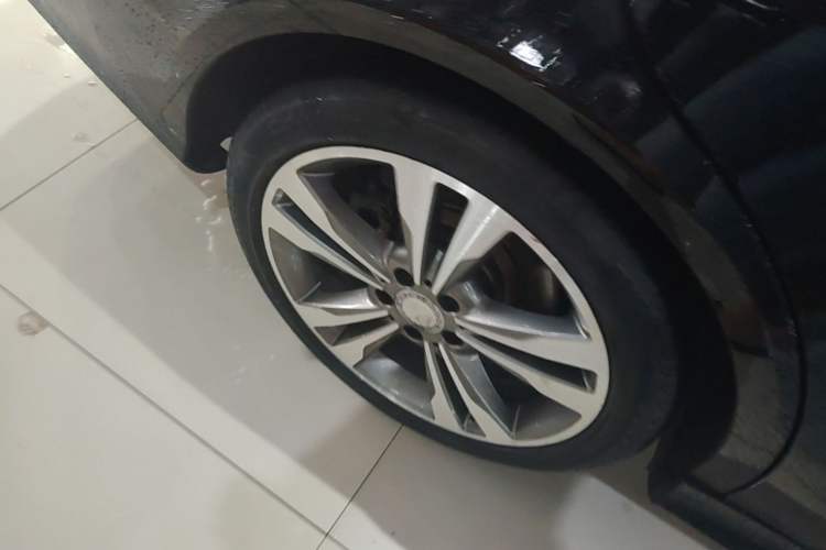 Used Mercedes-Benz E-Class 2015 Restyled E 260 L Sport Edition Right Rear Wheel Hub