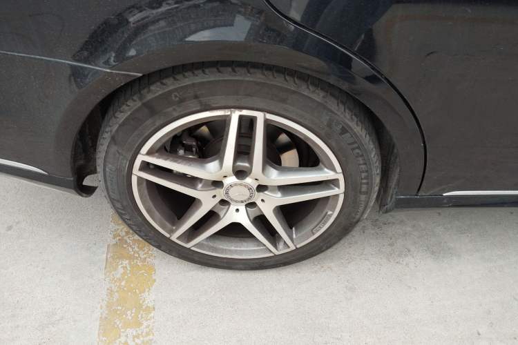 Used Mercedes-Benz E-Class 2015 E 400 L Hybrid Right Rear Wheel Hub
