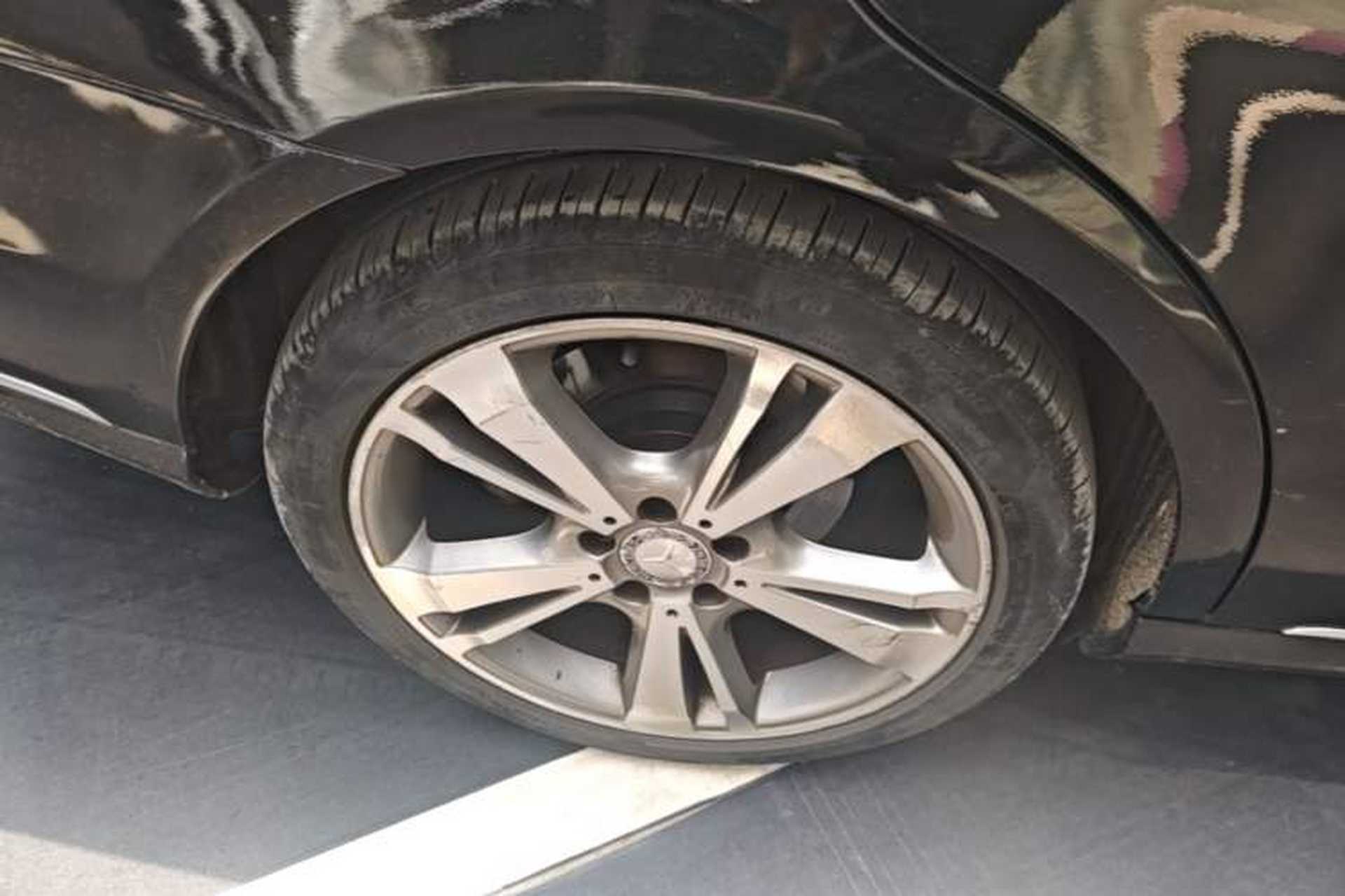 Used Mercedes-Benz E-Class 2015 E 320 L 4MATIC Right Rear Wheel Hub