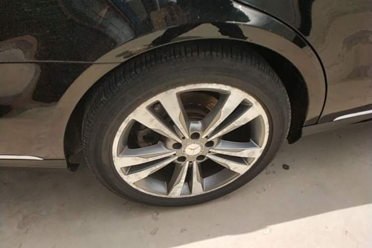 Used Mercedes-Benz E-Class 2015 Revised E 180 L Sport Edition Right Rear Wheel Hub