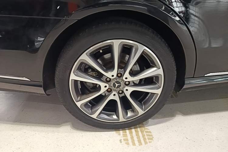 Used Mercedes-Benz E-Class 2015 Facelift E 200 L Right Rear Wheel Hub