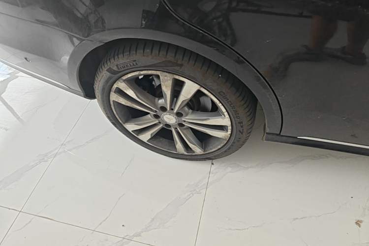 Used Mercedes-Benz E-Class 2015 E 200 L Sport Edition Right Rear Wheel Hub