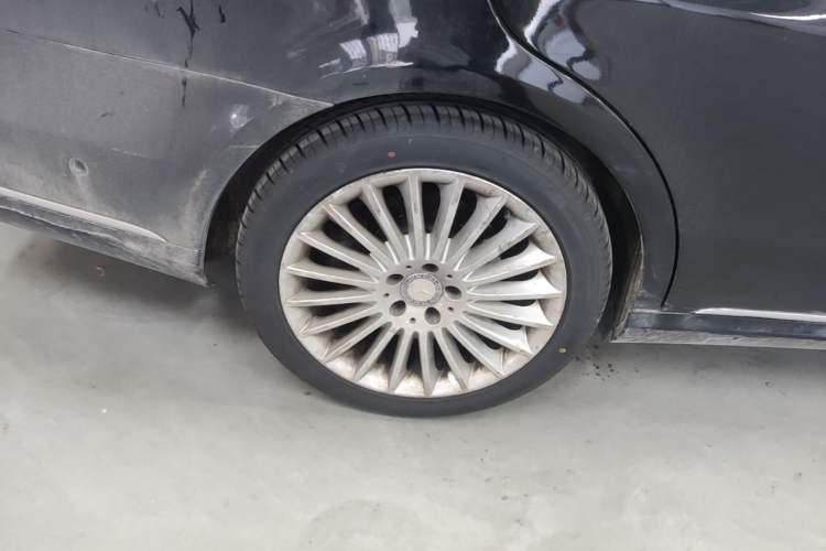 Used Mercedes-Benz E-Class 2015 Facelift E 200 L Right Rear Wheel Hub