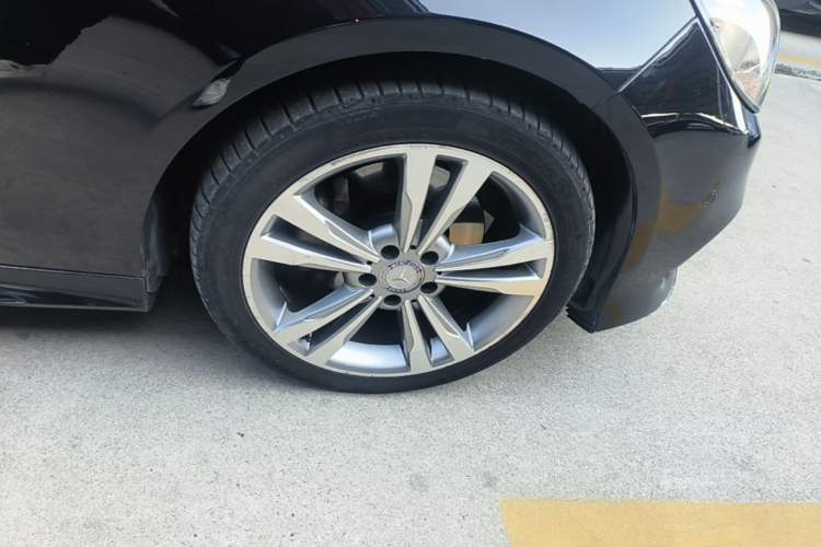 Used Mercedes-Benz E-Class 2015 Restyled E 260 L Sport Edition Right Rear Wheel Hub