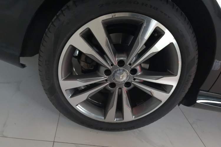 Used Mercedes-Benz E-Class 2015 Revised E 260 L Sporty and Stylish Edition Right Rear Wheel Hub