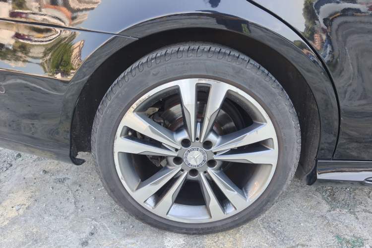 Used Mercedes-Benz E-Class 2015 Facelift E 200 L Sport Edition Right Rear Wheel Hub