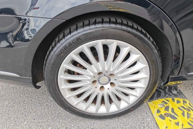 Used Mercedes-Benz E-Class 2015 Facelift E 200 L Right Rear Wheel Hub