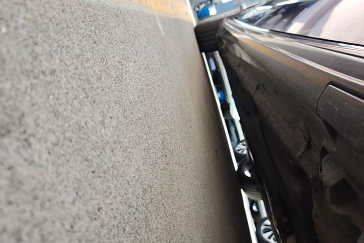 Used Mercedes-Benz E-Class 2015 E 320 L Sport 4MATIC Right Side Sill