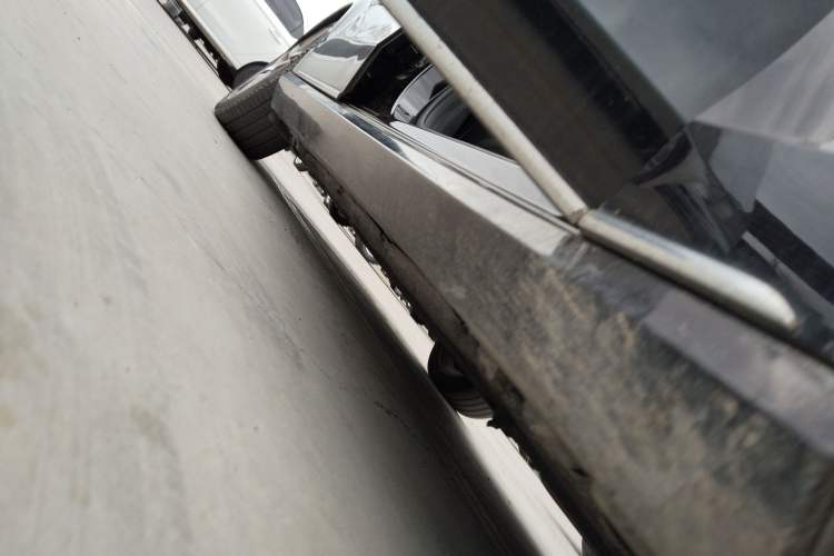 Used Mercedes-Benz E-Class 2015 E 400 L Hybrid Right Side Sill