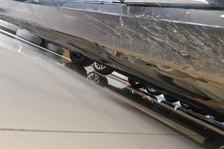 Used Mercedes-Benz E-Class 2015 Revised E 260 L Right Side Sill