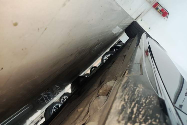 Used Mercedes-Benz E-Class 2015 Restyled E 260 L Sport Edition Right Side Sill
