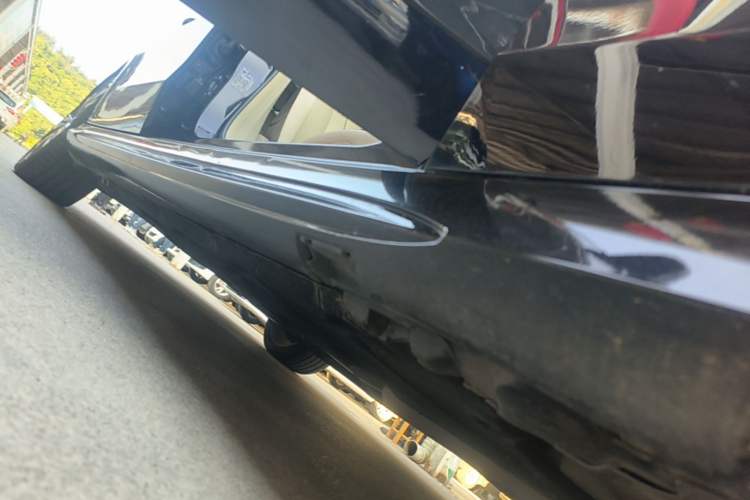 Used Mercedes-Benz E-Class 2015 Restyled E 260 L Sport Edition Right Side Sill