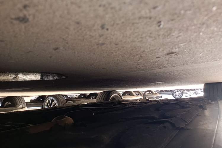Used Mercedes-Benz E-Class 2015 E 260 L Sport Edition Right Side Sill