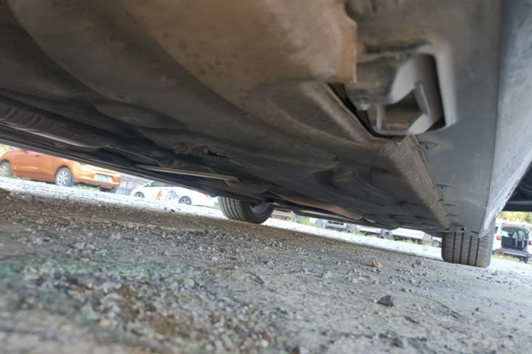 Used Mercedes-Benz E-Class 2015 Facelift E 200 L Sport Edition Right Side Sill