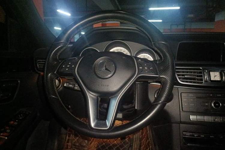 Used Mercedes-Benz E-Class 2015 Restyled E 260 L Sport Edition Steering Wheel