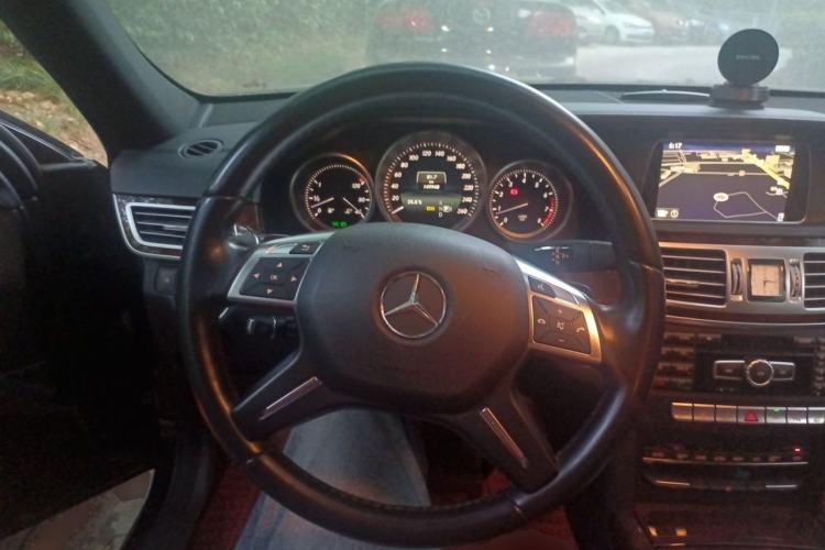 Used Mercedes-Benz E-Class 2015 E 320 L 4MATIC Steering Wheel