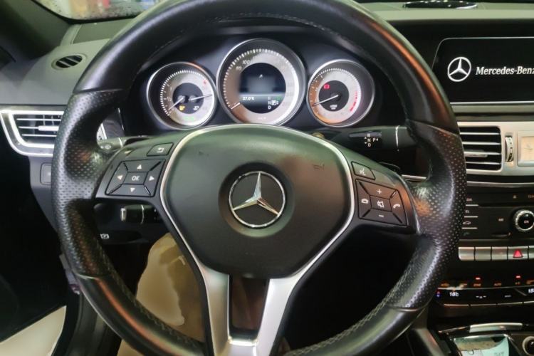 Used Mercedes-Benz E-Class 2015 Restyled E 260 L Sport Edition Steering Wheel