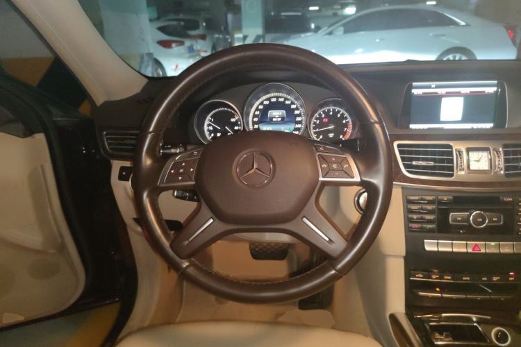 Used Mercedes-Benz E-Class 2015 E 200 L Steering Wheel