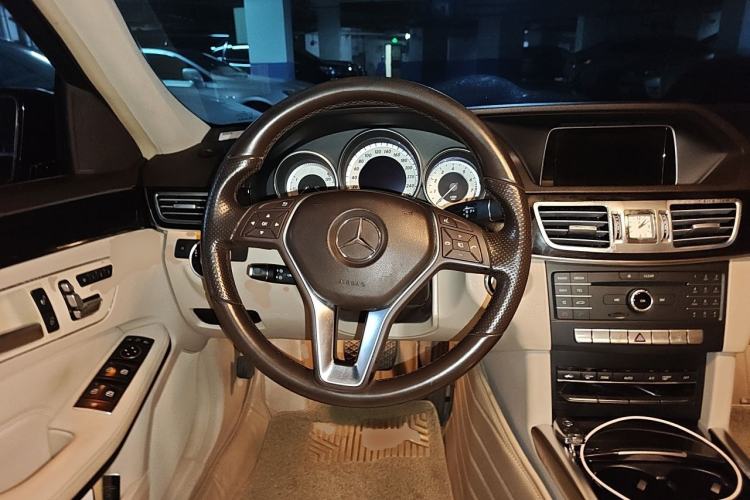 Used Mercedes-Benz E-Class 2015 Restyled E 260 L Sport Edition Steering Wheel