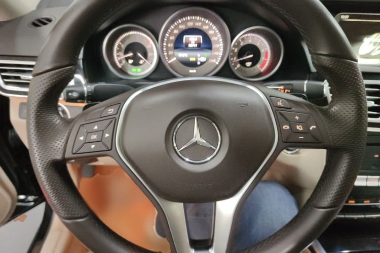 Used Mercedes-Benz E-Class 2015 Facelift E 200 L Sport Edition Steering Wheel
