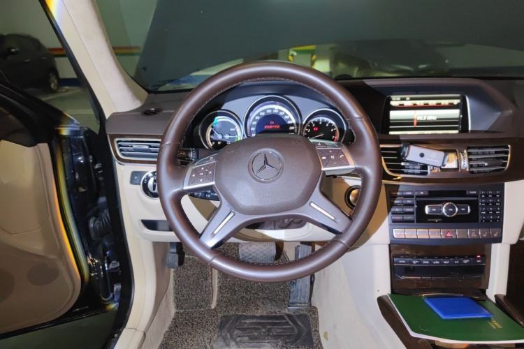 Used Mercedes-Benz E-Class 2015 E 400 L Hybrid Steering Wheel