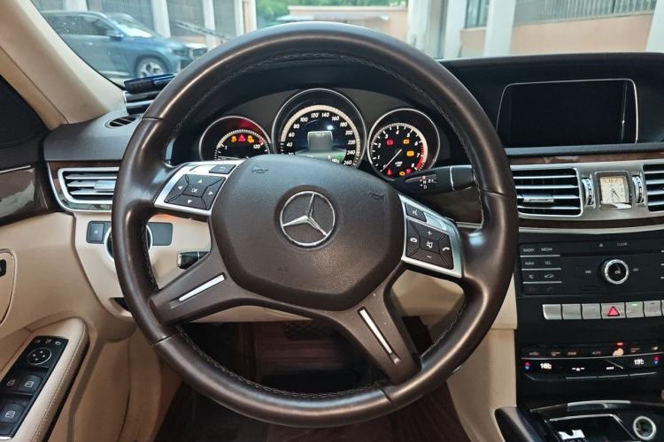 Used Mercedes-Benz E-Class 2015 E 260 L Steering Wheel