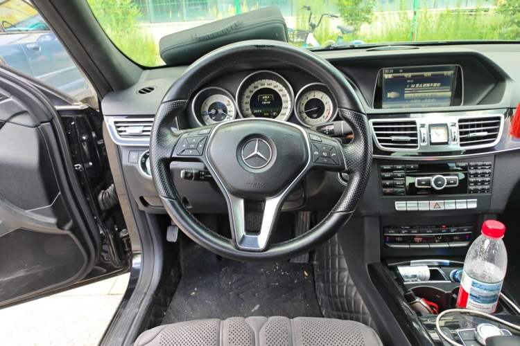 Used Mercedes-Benz E-Class 2015 E 260 L Sport Edition Steering Wheel