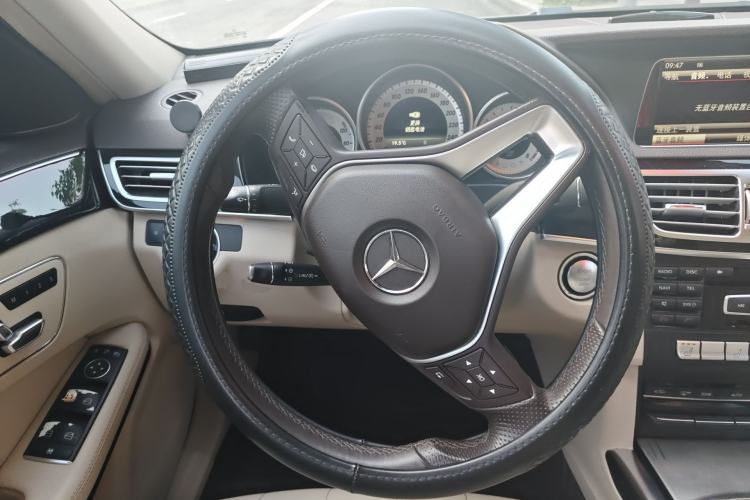 Used Mercedes-Benz E-Class 2015 E 260 L Sport & Fashion Model Steering Wheel
