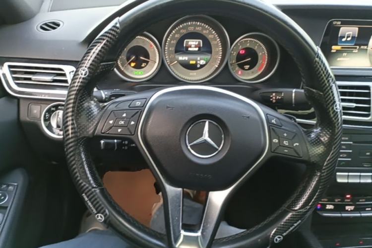 Used Mercedes-Benz E-Class 2015 Restyled E 260 L Sport Edition Steering Wheel