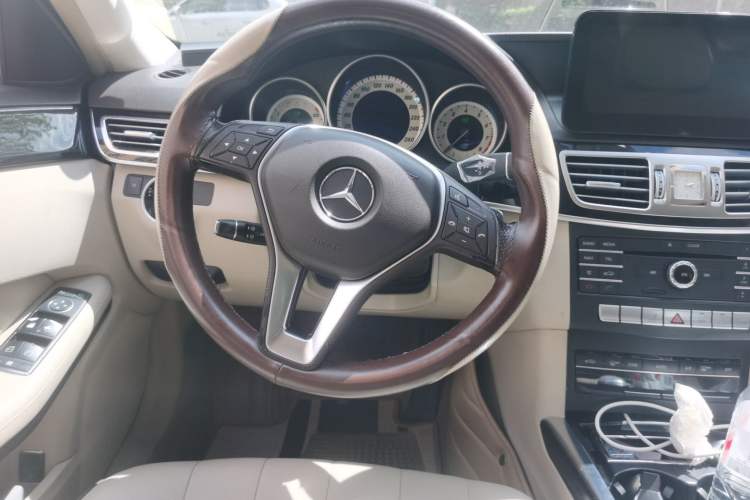 Used Mercedes-Benz E-Class 2015 Revised E 180 L Sport Edition Steering Wheel
