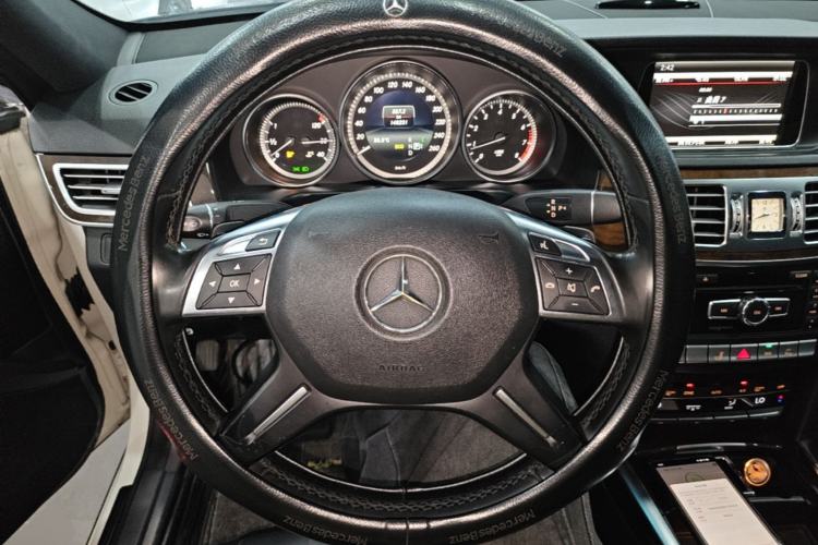 Used Mercedes-Benz E-Class 2015 E 200 L Steering Wheel