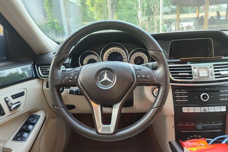 Used Mercedes-Benz E-Class 2015 Restyled E 260 L Sport Edition Steering Wheel