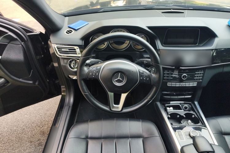 Used Mercedes-Benz E-Class 2015 Restyled E 260 L Sport Edition Steering Wheel