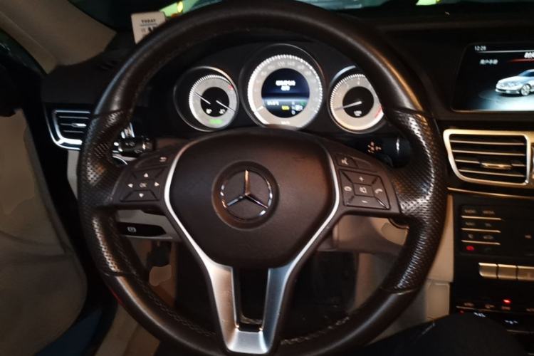 Used Mercedes-Benz E-Class 2015 E 260 L Sport Edition Steering Wheel