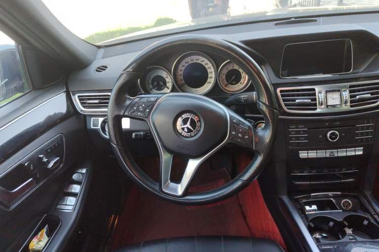 Used Mercedes-Benz E-Class 2015 E 260 L Sport Edition Steering Wheel