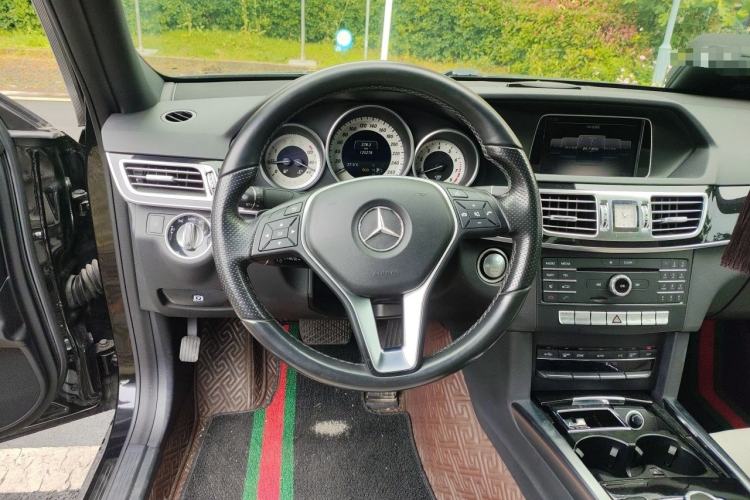 Used Mercedes-Benz E-Class 2015 Revised E 260 L Sporty and Stylish Edition Steering Wheel