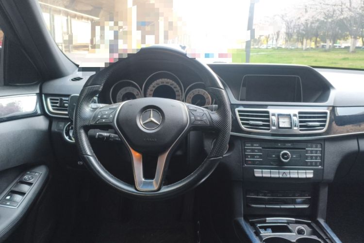 Used Mercedes-Benz E-Class 2015 Revised E 180 L Sport Edition Steering Wheel