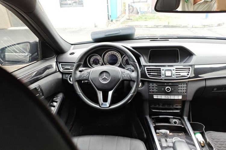 Used Mercedes-Benz E-Class 2015 Revised E 180 L Sport Edition Steering Wheel